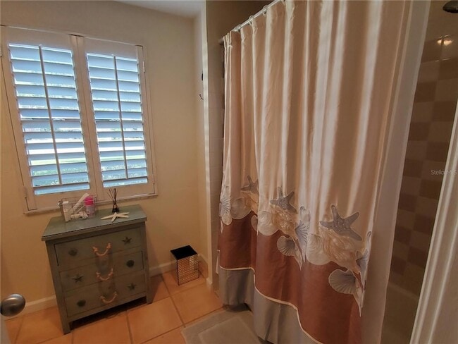 Photo - 2745 Cardwell Way