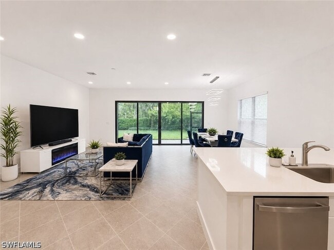Photo - 20202 Ainsley St