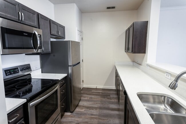 Building Photo - The Lakes of Beavercreek Apartment Homes