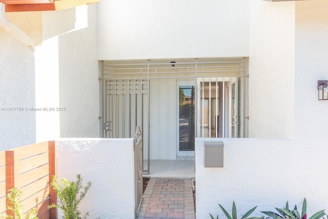 Photo - 2795 N 40th Ave