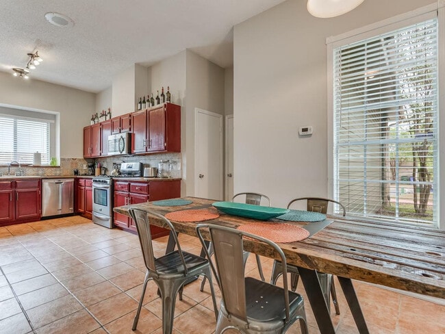 Photo - 14608 Town Hill Dr Unit ID1314611P