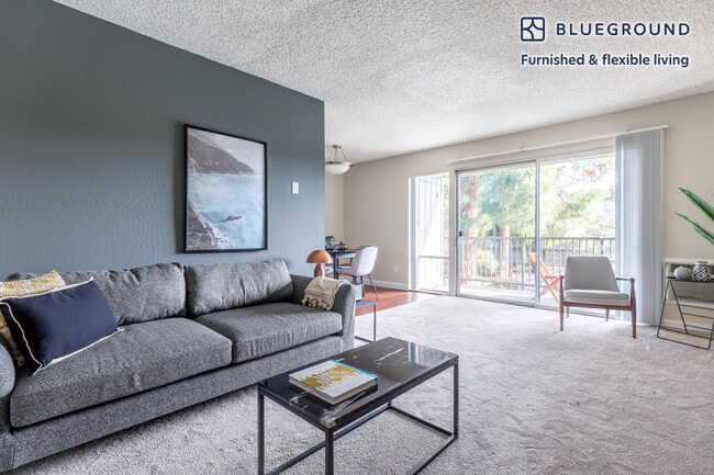 Building Photo - 877 Heatherstone Way Unit FL2-ID295