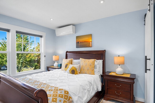 Photo - 5257 37th Ave SW Unit ID1324816P