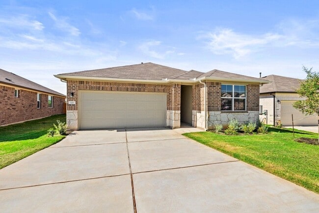 Building Photo - 121 Brody Ln