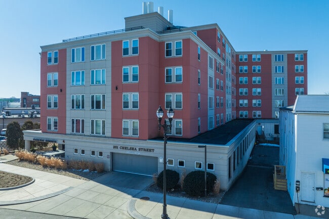 201 Chelsea St - Parkway Heights