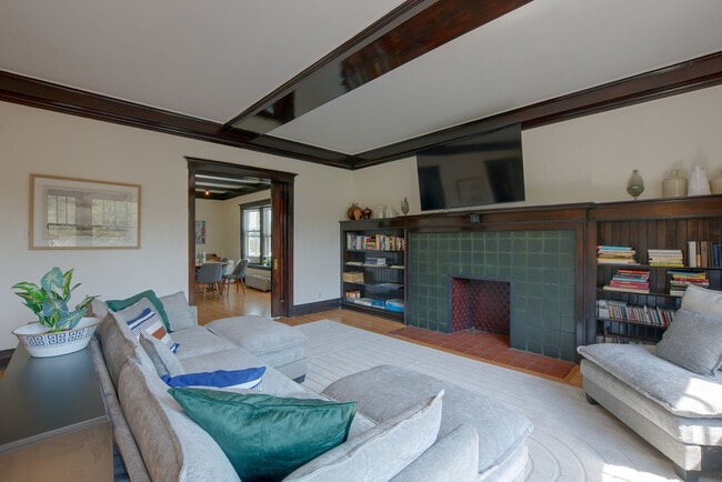 Photo - 1364 E 48th St Unit SI FL3-ID1626437P