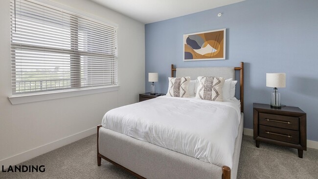 Photo - 502 E College St Unit 365