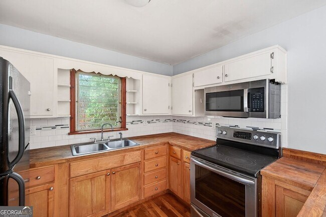 Photo - 3178 Pinehill Dr