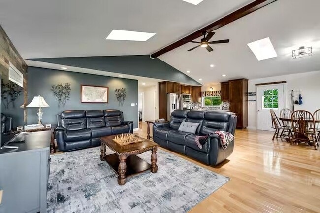 Photo - 608 Flowers Gap Rd