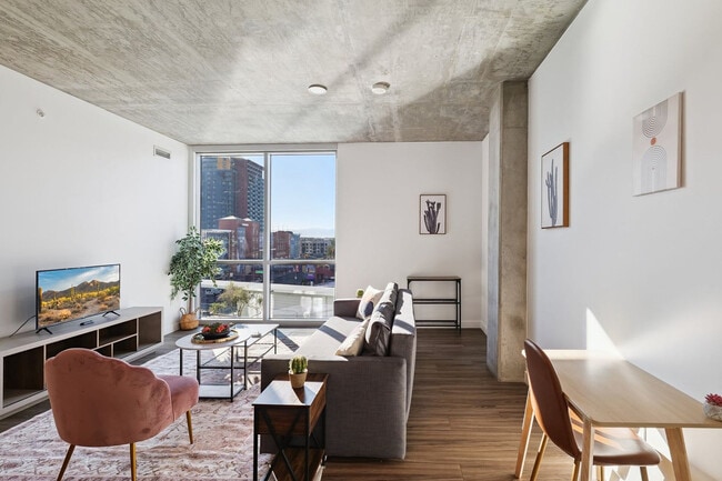 Building Photo - 222 E Jefferson St Unit ID1369270P