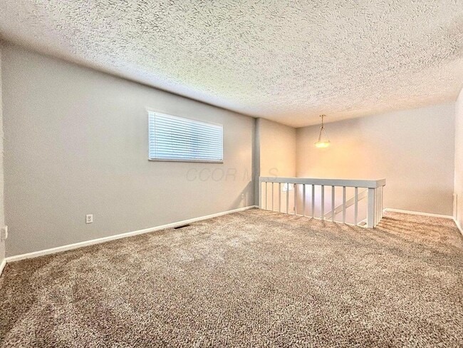 Photo - 4927 Godown Rd