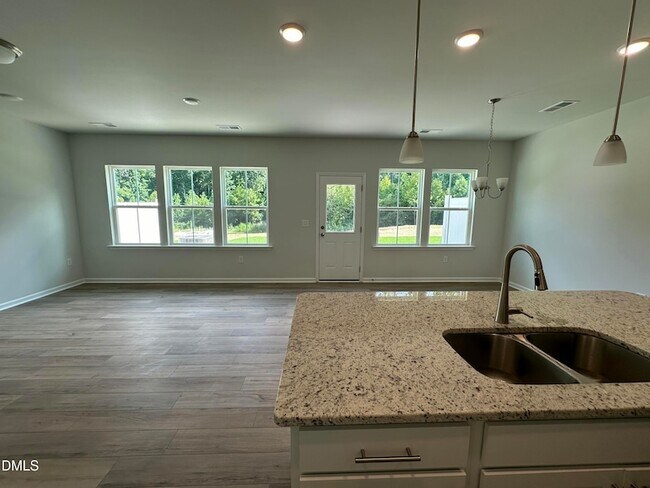 Photo - 531 Glen Clova Dr
