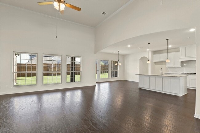 Photo - 601 Winslow Ln