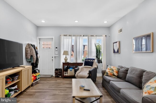 Photo - 2009 S Opal St