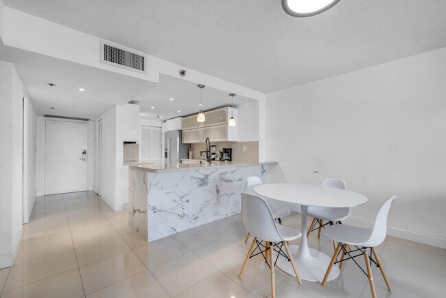 Photo - 1717 N Bayshore Dr Unit ID1054127P