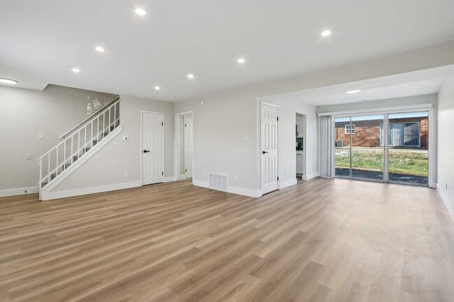 Photo - Williamsburg North