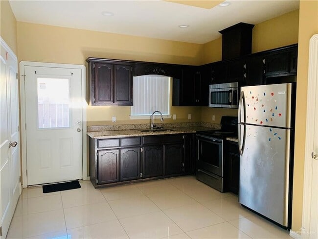 Photo - 2709 E Franklin Ave Unit 4