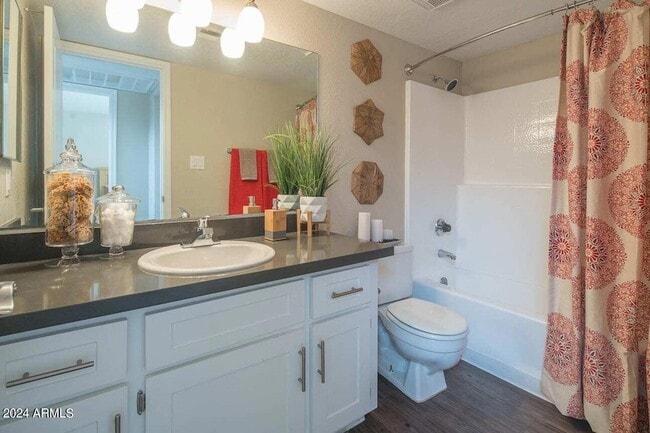 Photo - 242 S Beck Ave Unit 1