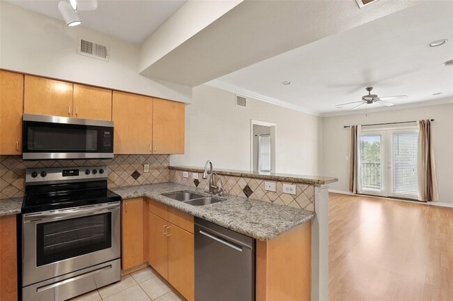 Building Photo - 3102 Kings Rd Unit 1303