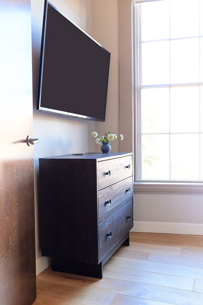 Photo - 83 Middle St Unit ID1366935P