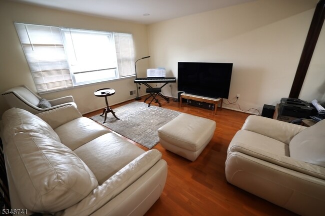 Photo - 920 Everts Ave