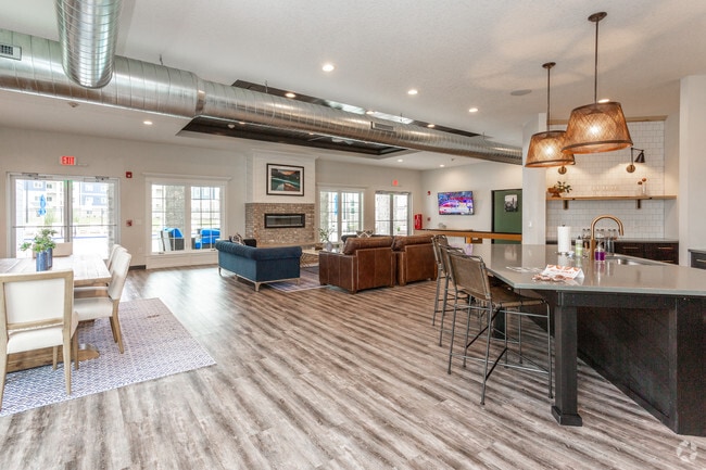 Clubhouse - The Summit at Heritage Apartments