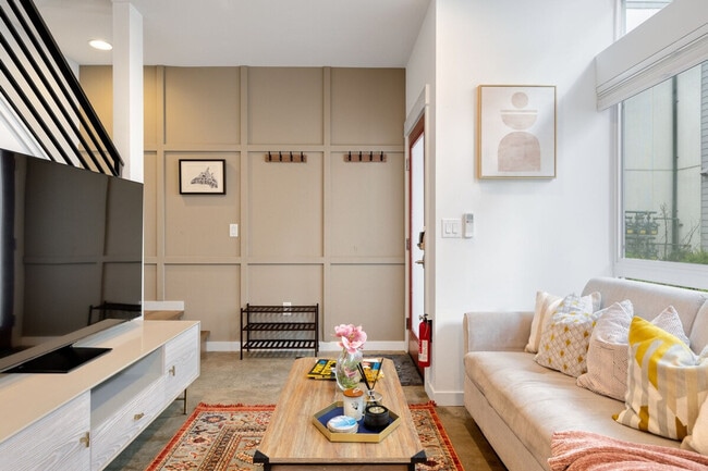 Photo - 620D 10th Ave E Unit ID1094308P