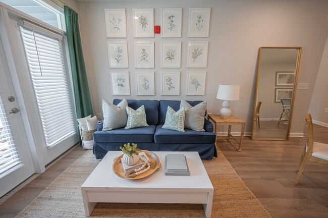 Photo - Hawthorne Waterside