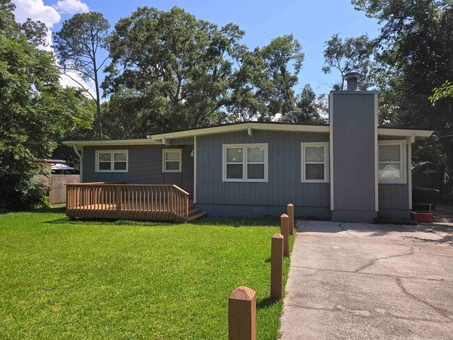 Building Photo - 1809 Tyndall Dr
