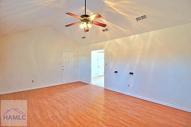 Photo - 915 Churchfield Dr