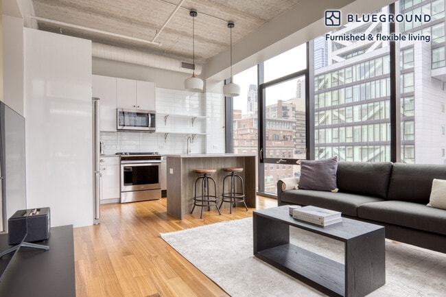 Photo - 676 N La Salle Dr Unit SI FL5-ID895