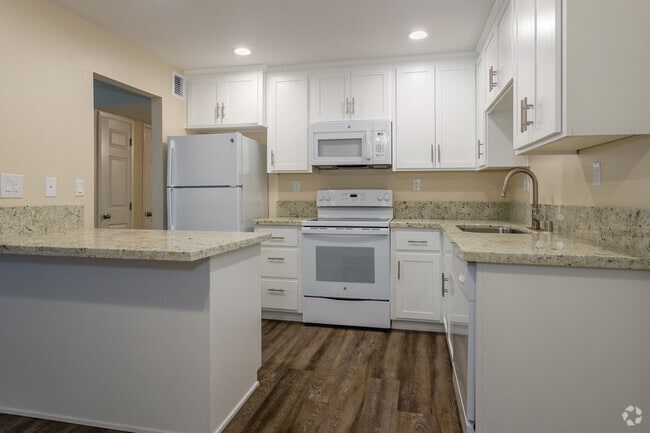 1BR, 1BA (floorplan A) - 750SF - Marconi Gardens East