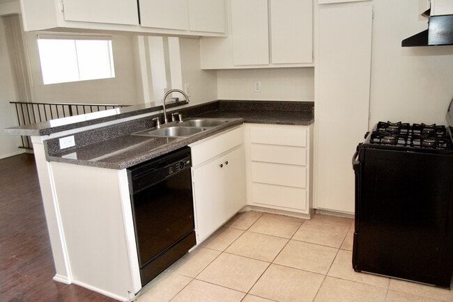 Photo - 11659 Chandler Blvd