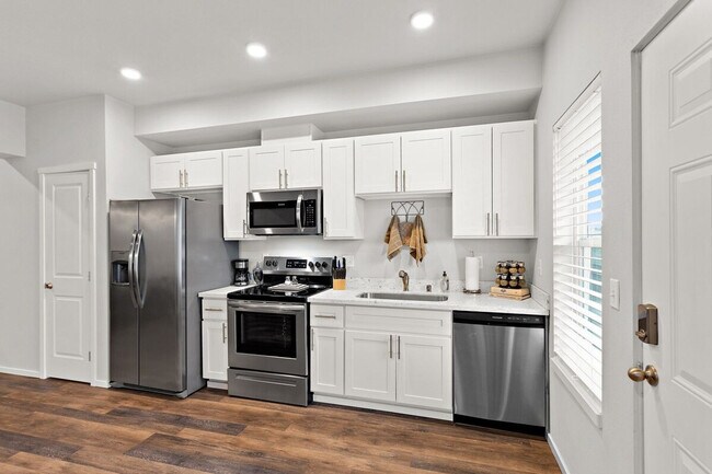 Photo - 624 E 32nd St Unit ID1296629P