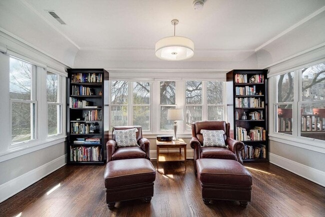 Photo - 3926 N Maryland Ave