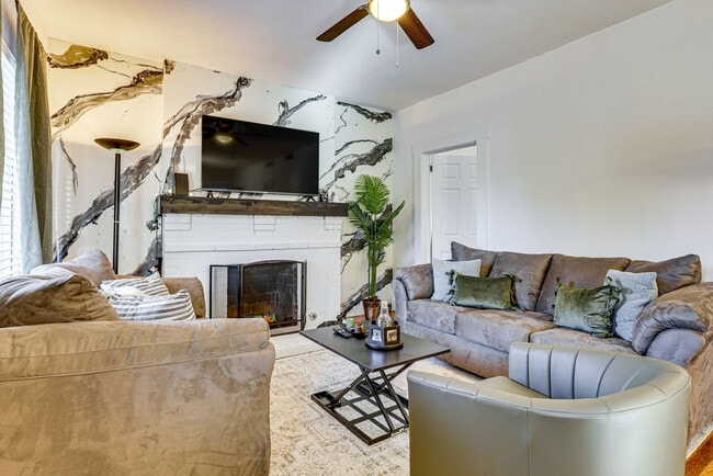 Building Photo - 2520 Federal Ave Unit SI ID1601856P