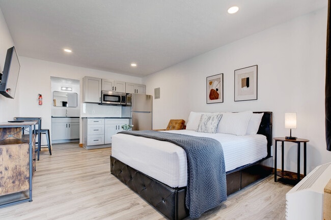 Building Photo - Sunrise Suites