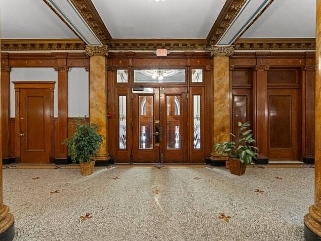 Building Photo - 8 Garrison St Unit 212