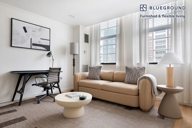 Building Photo - 106 13th St Unit FL3-ID1301