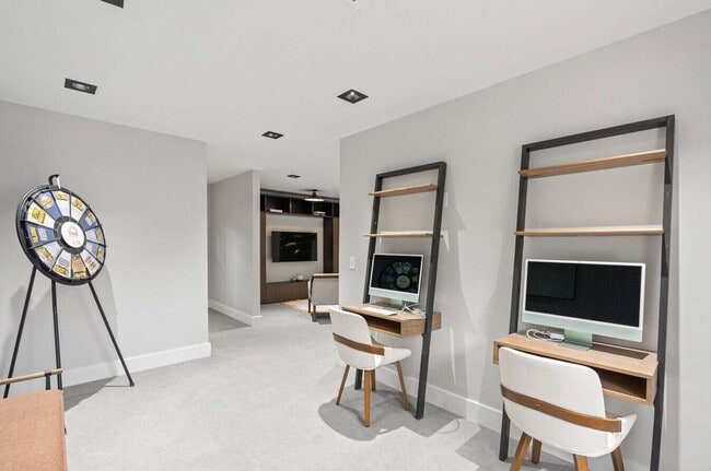 Building Photo - Dira East Apartments