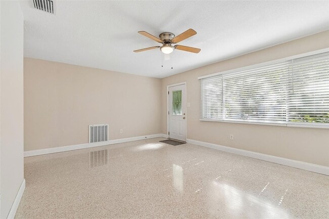 Photo - 200 Evelyn Ave