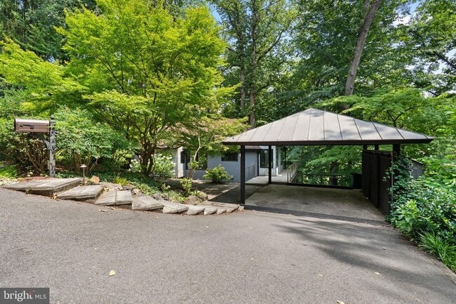 Photo - 5517 Mohican Rd