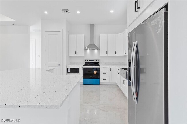 Photo - 1081 Desoto Blvd S