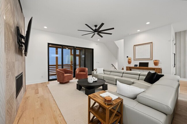 Photo - 1142 Boulevard Dr NE Unit SI ID1609593P