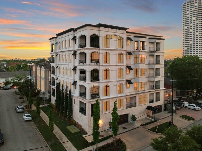 Building Photo - 2221 Welch St Unit 401