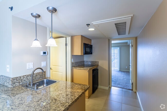 1 BR, 1 BA - 500 SF - Bayview Tower Condominiums