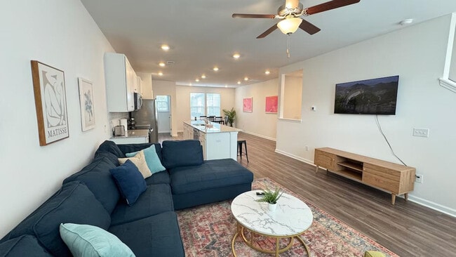 Photo - 153 Roxanne Dr Unit ID1344198P