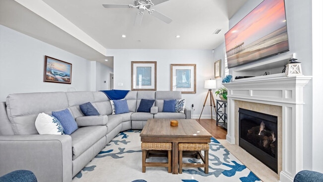 Photo - 701 E 8th St Unit ID1377379P