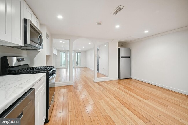 Building Photo - 1308 18th St NW