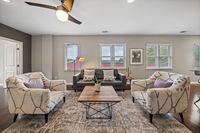 Photo - 2201 Reading Rd Unit ID1056115P